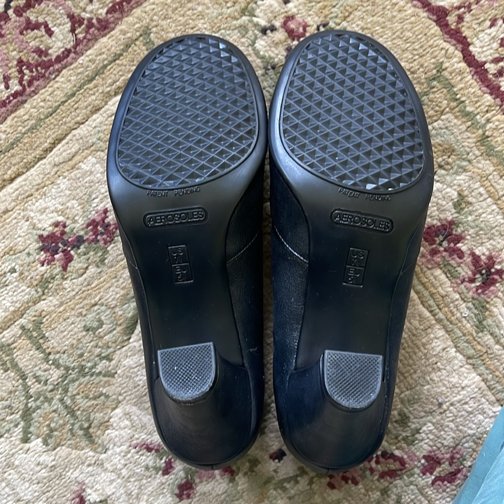 One pair of Aerosoles Role of Fate Heel Black Shoes 7.5 - Picture 2 of 11
